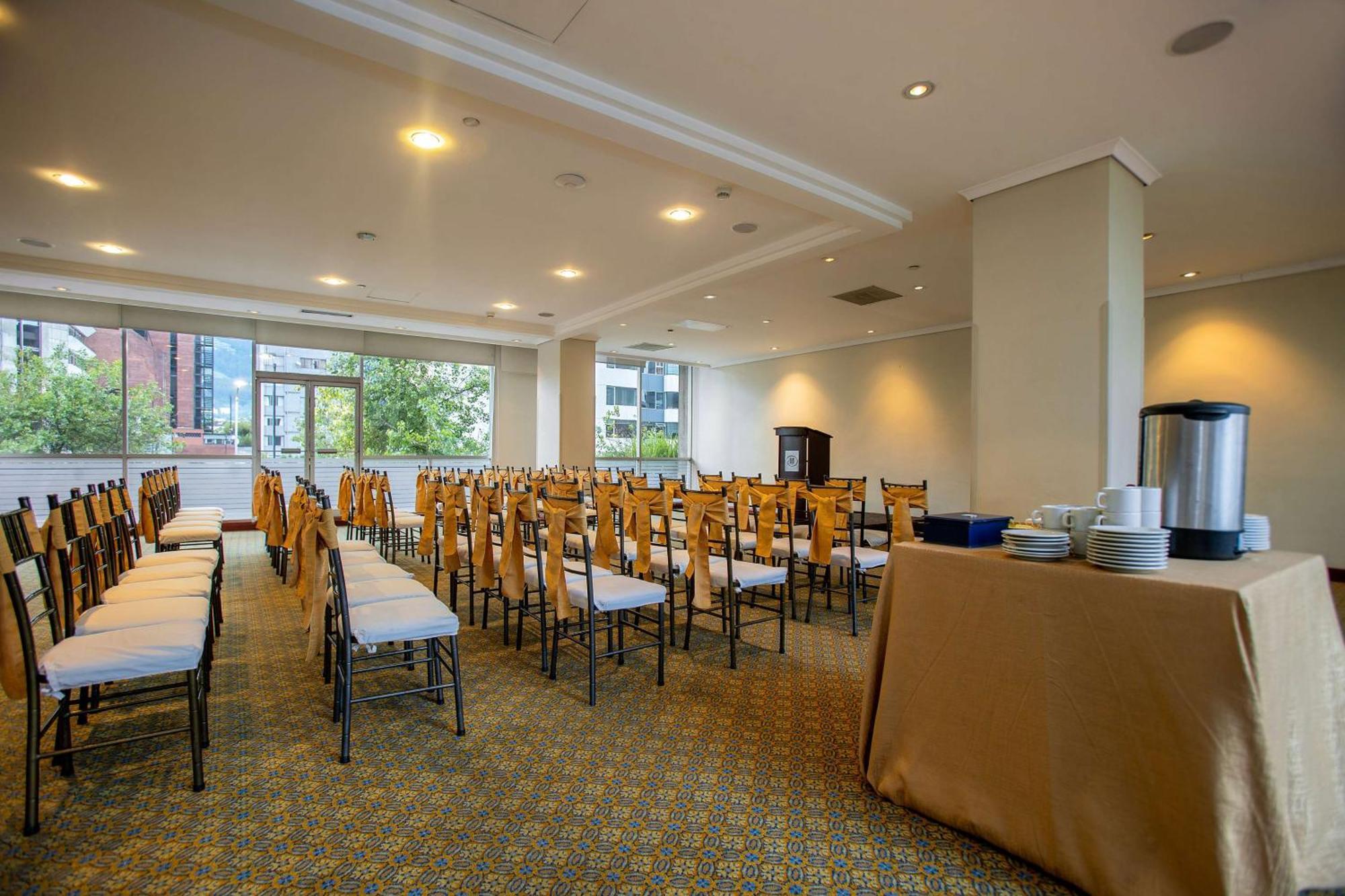 ฮิลตัน โคลอน คิโต Hotel กีโต ภายนอก รูปภาพ