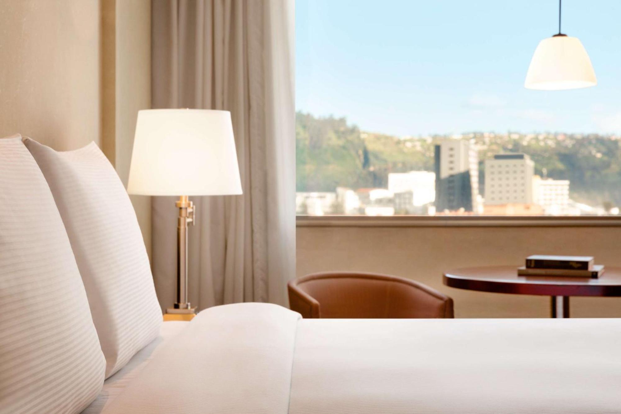 ฮิลตัน โคลอน คิโต Hotel กีโต ภายนอก รูปภาพ
