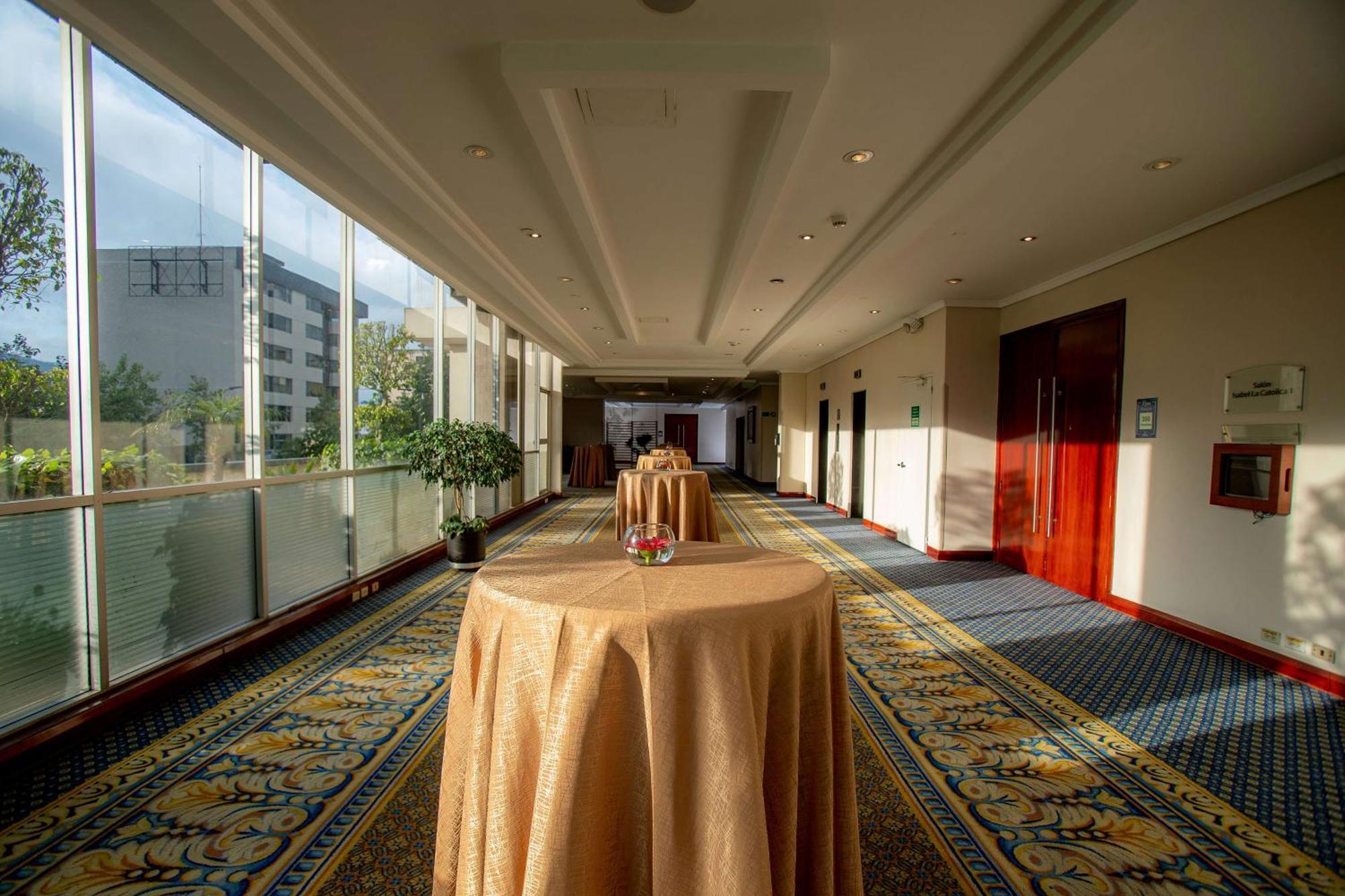 ฮิลตัน โคลอน คิโต Hotel กีโต ภายนอก รูปภาพ